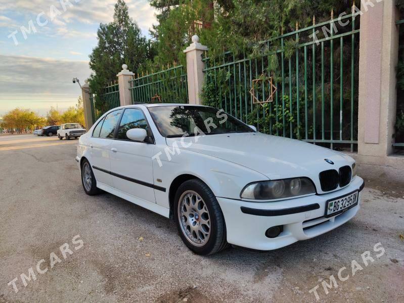 BMW E39 2001 - 133 000 TMT - Балканабат - img 3