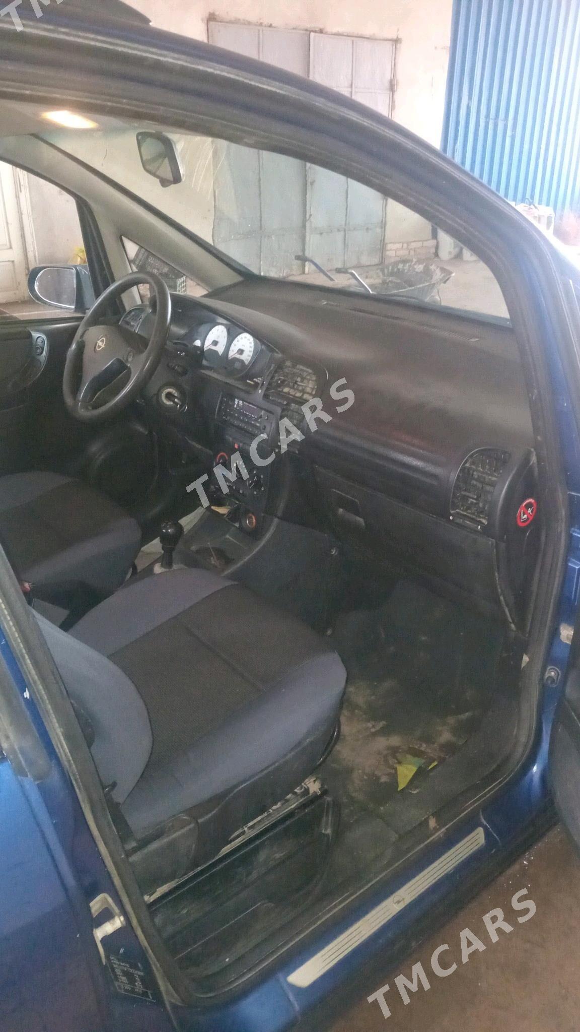 Opel Zafira 2002 - 80 000 TMT - Гурбансолтан Едже - img 8