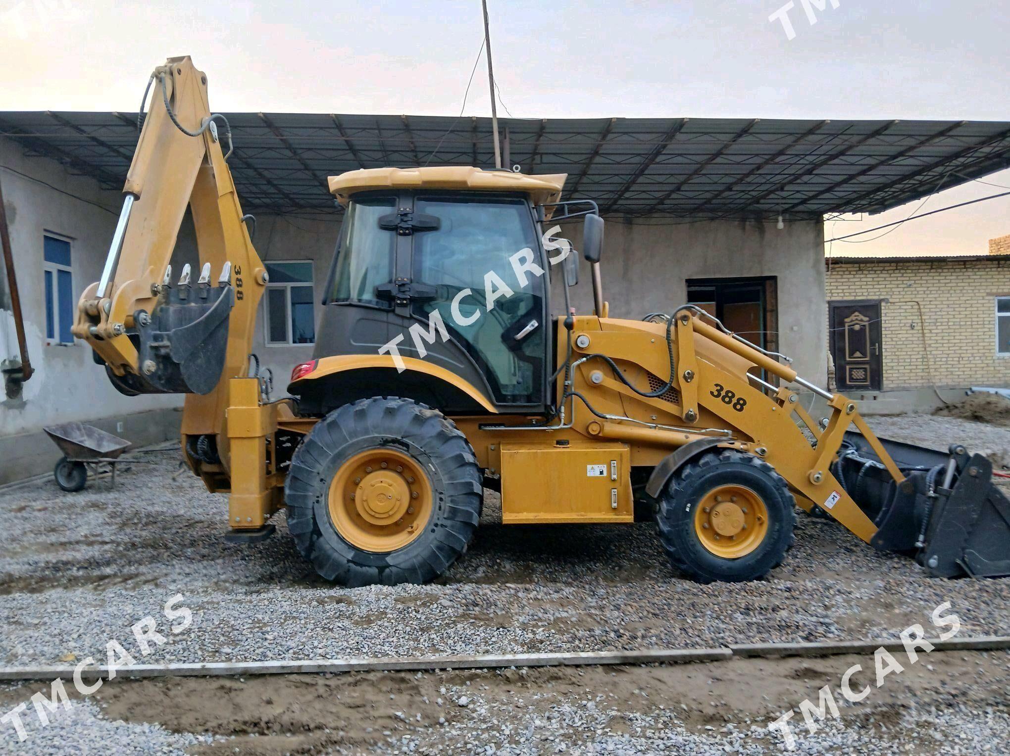 JCB 4CX ECO 2025 - 670 000 TMT - Farap - img 4