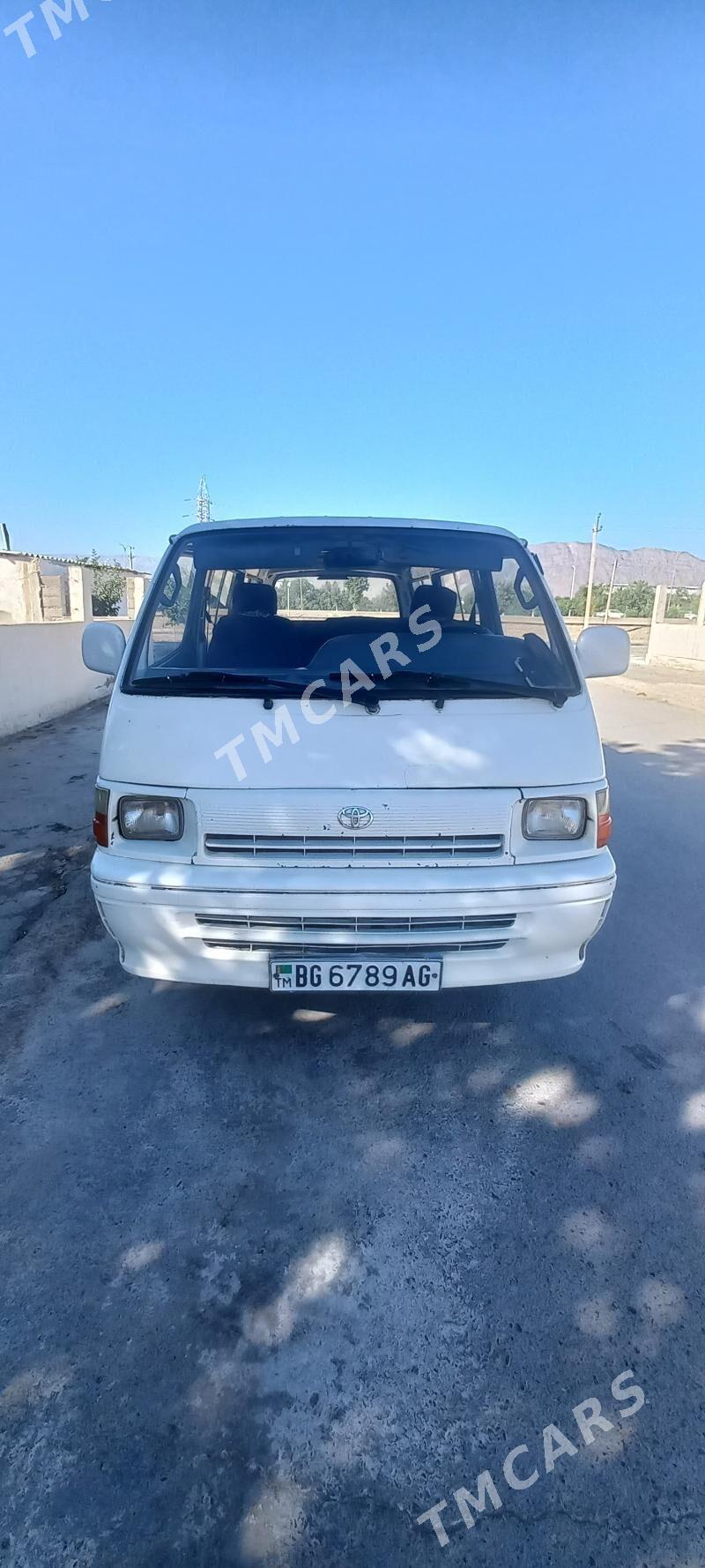 Toyota Hiace 1996 - 120 000 TMT - Бузмеин - img 4