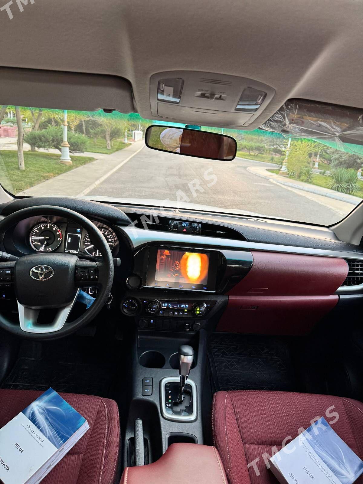 Toyota Hilux 2024 - 588 000 TMT - Aşgabat - img 6