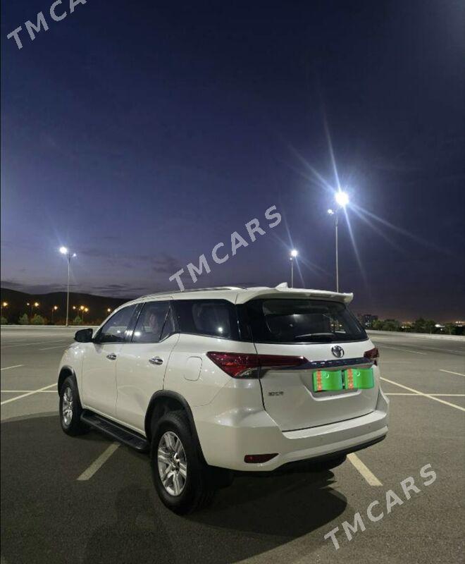 Toyota Fortuner 2017 - 520 000 TMT - Aşgabat - img 7