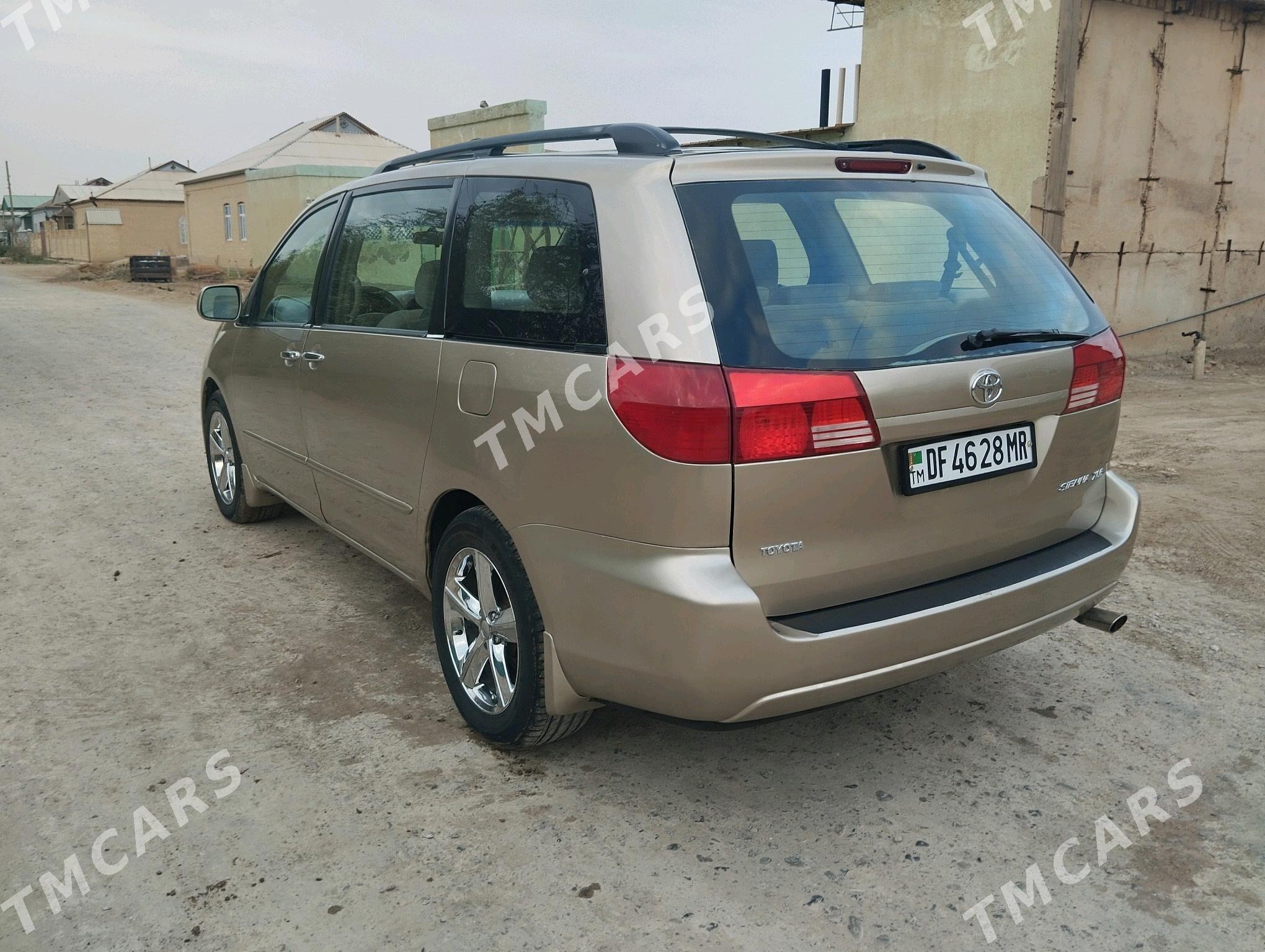Toyota Sienna 2005 - 235 000 TMT - Мары - img 4