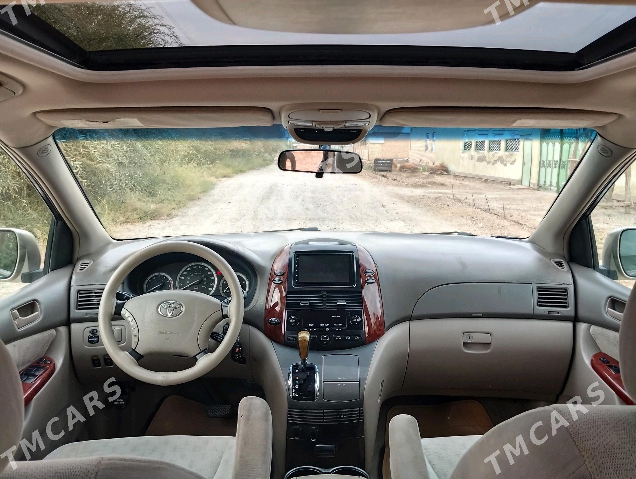 Toyota Sienna 2005 - 235 000 TMT - Мары - img 6