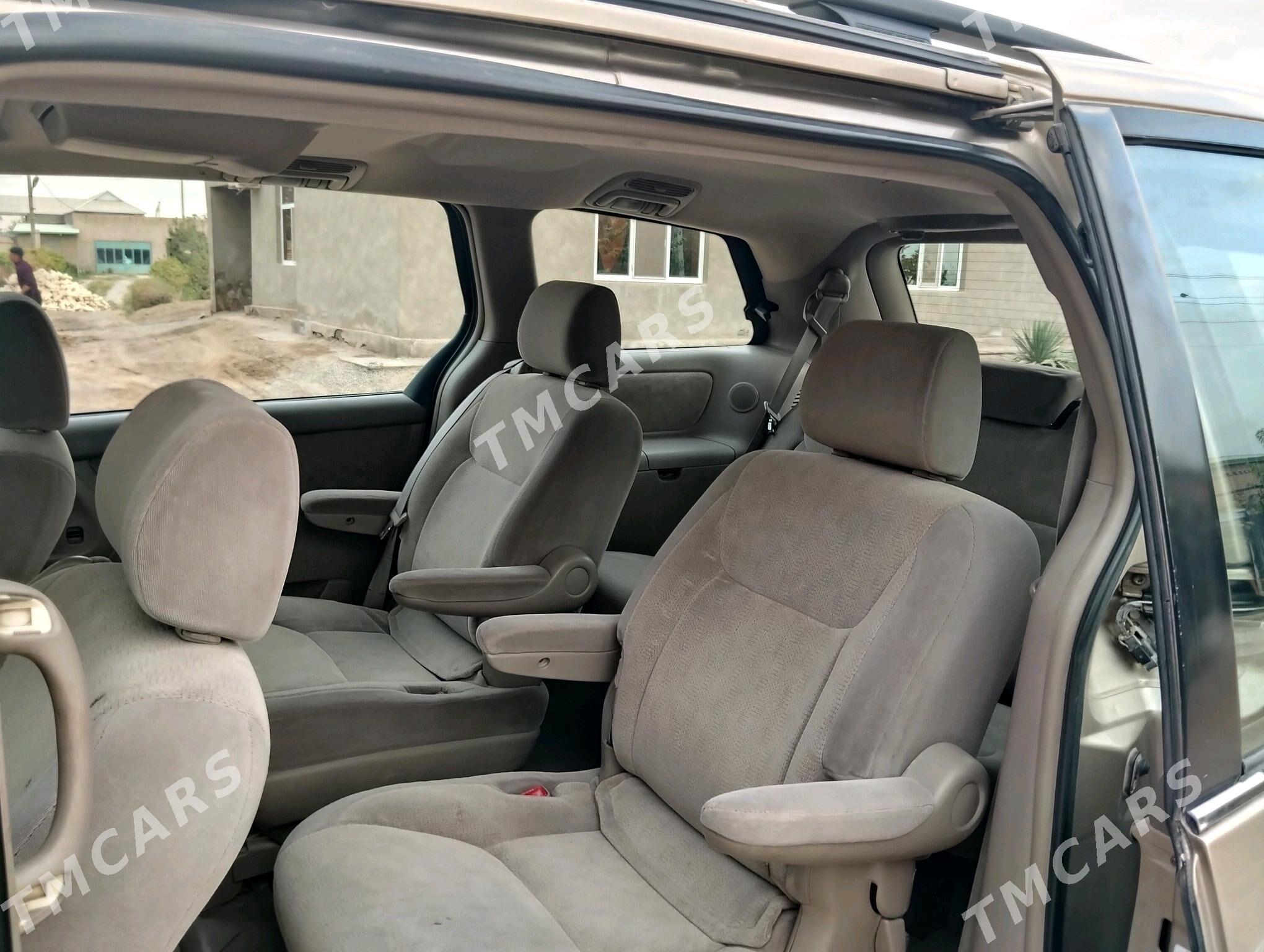 Toyota Sienna 2005 - 235 000 TMT - Мары - img 7