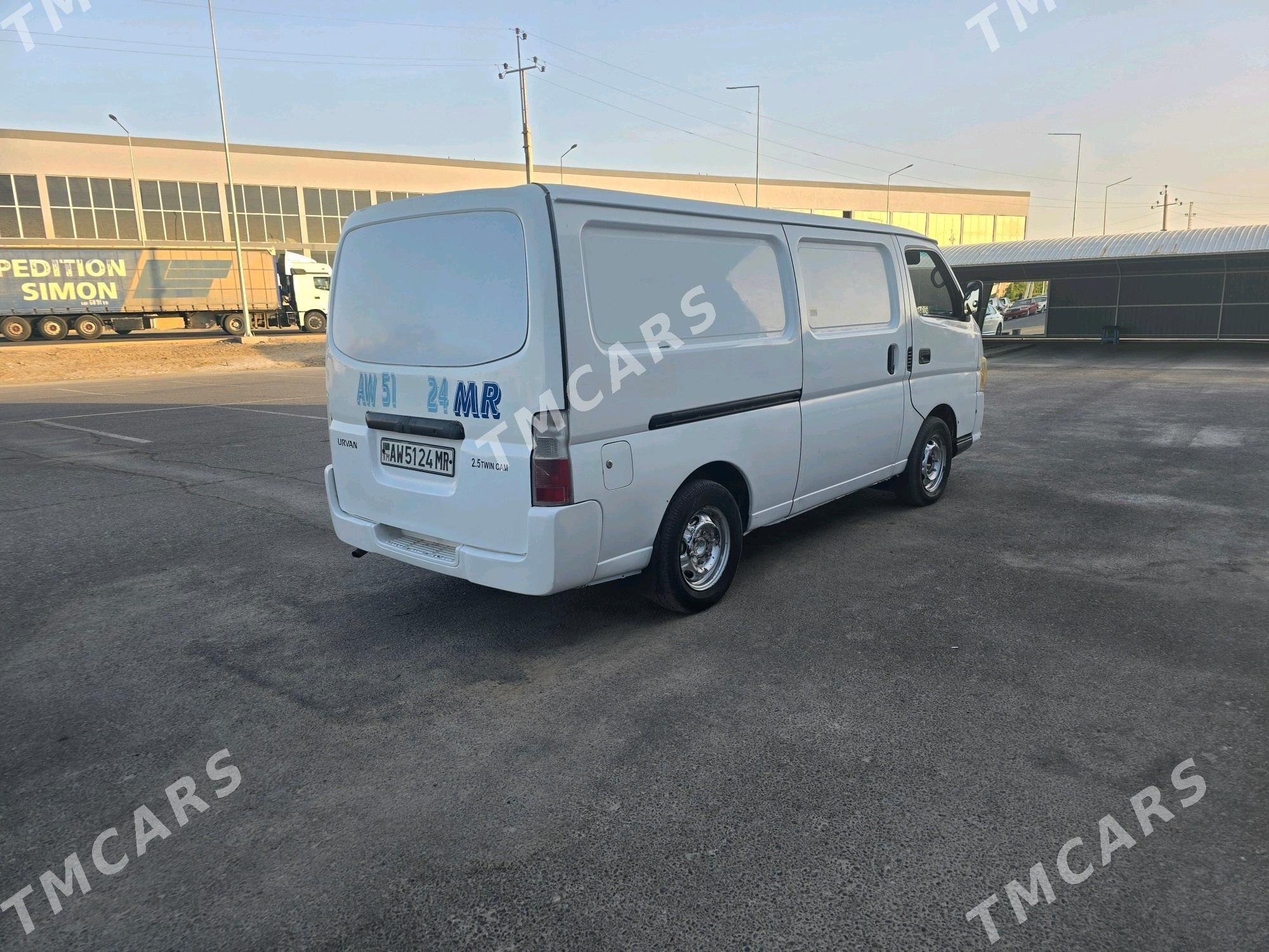 Nissan Urvan 2010 - 170 000 TMT - Mary - img 5