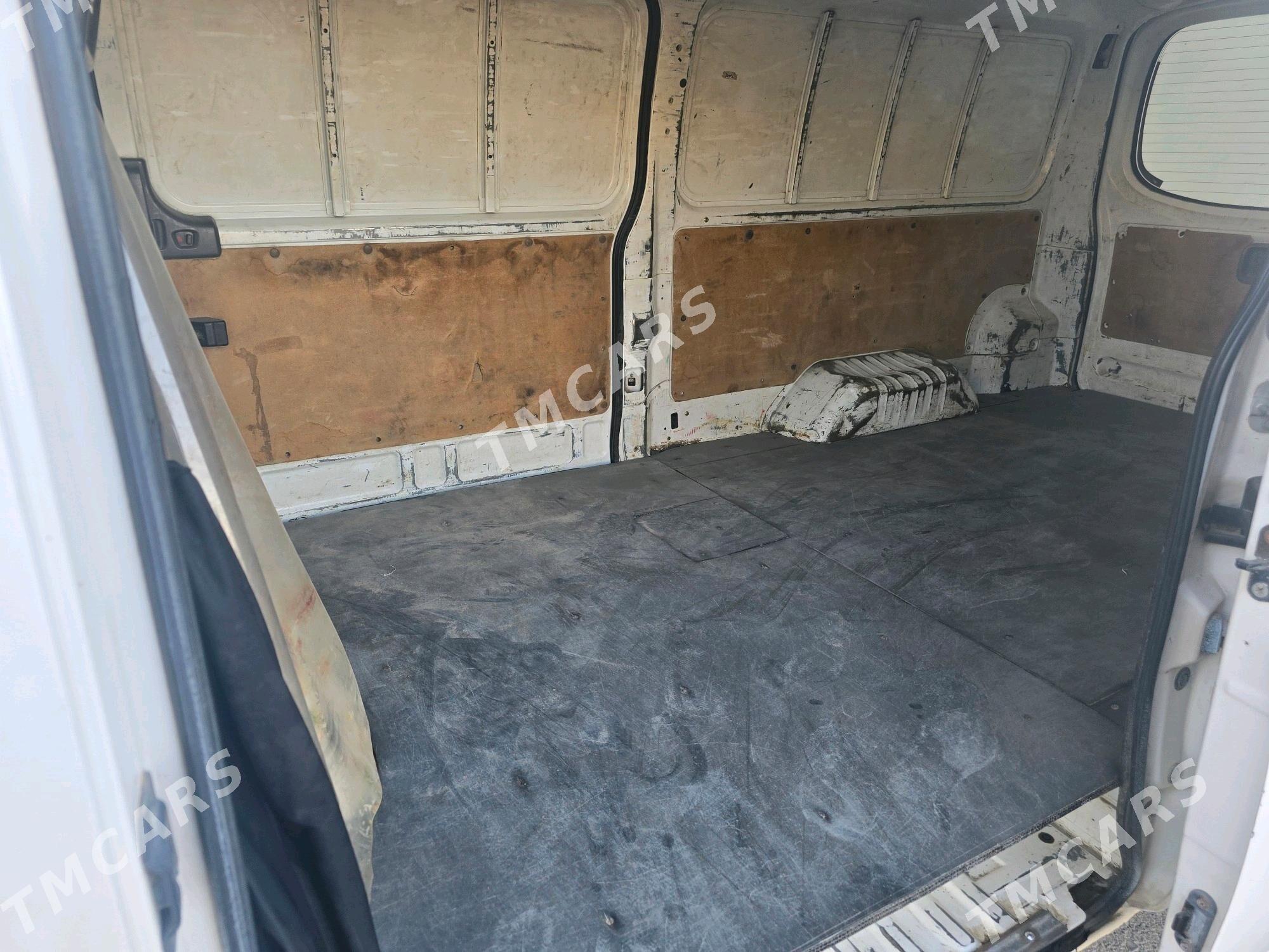 Nissan Urvan 2010 - 170 000 TMT - Mary - img 6