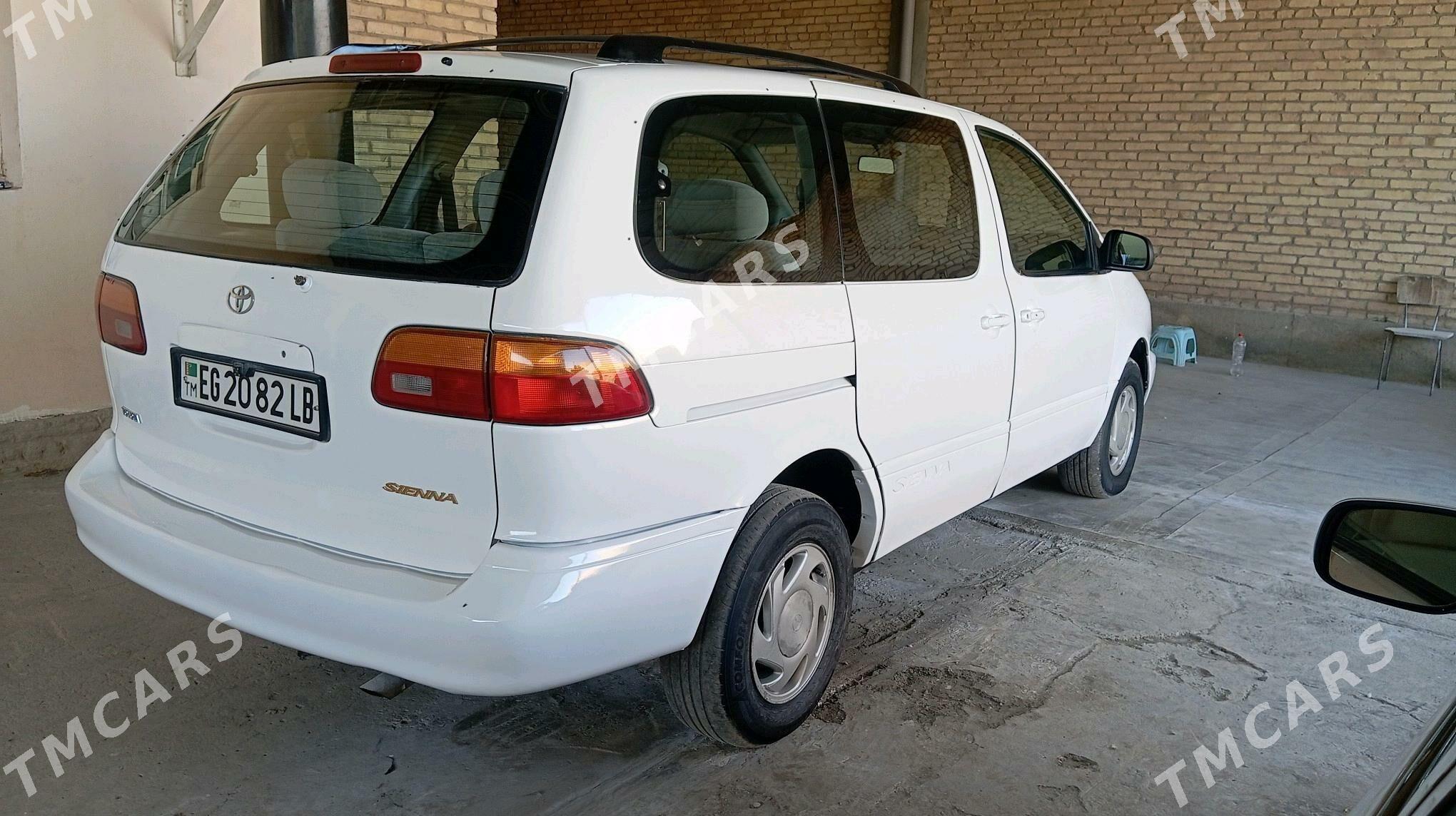 Toyota Sienna 2000 - 135 000 TMT - Фарап - img 2