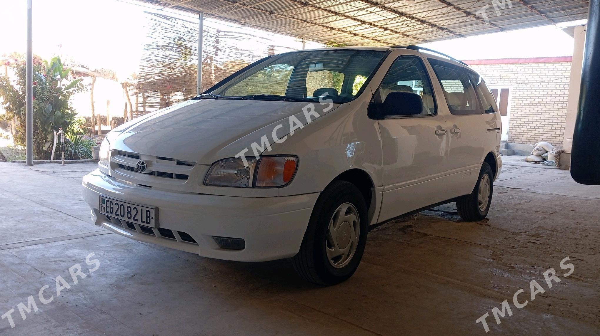 Toyota Sienna 2000 - 135 000 TMT - Фарап - img 3