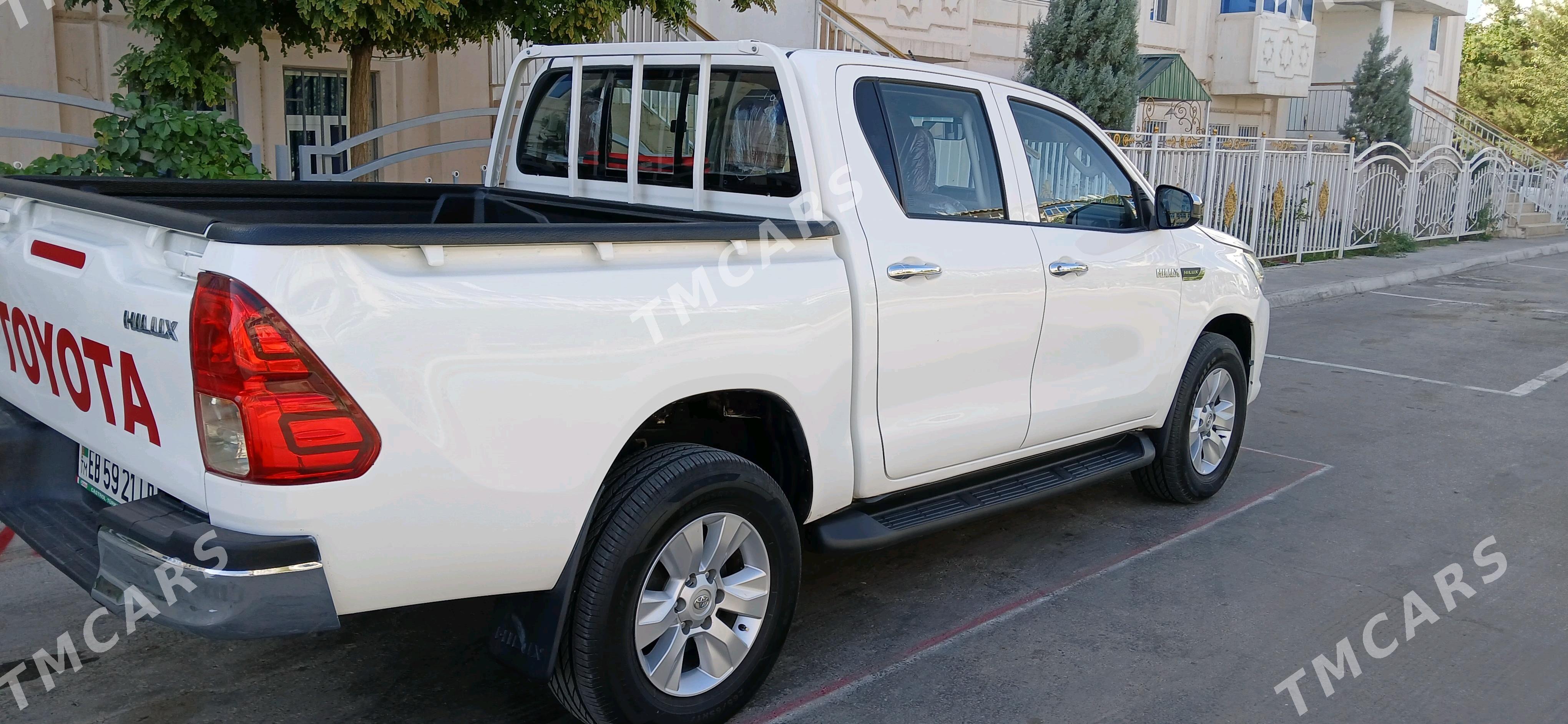 Toyota Hilux 2022 - 550 000 TMT - Türkmenabat - img 4