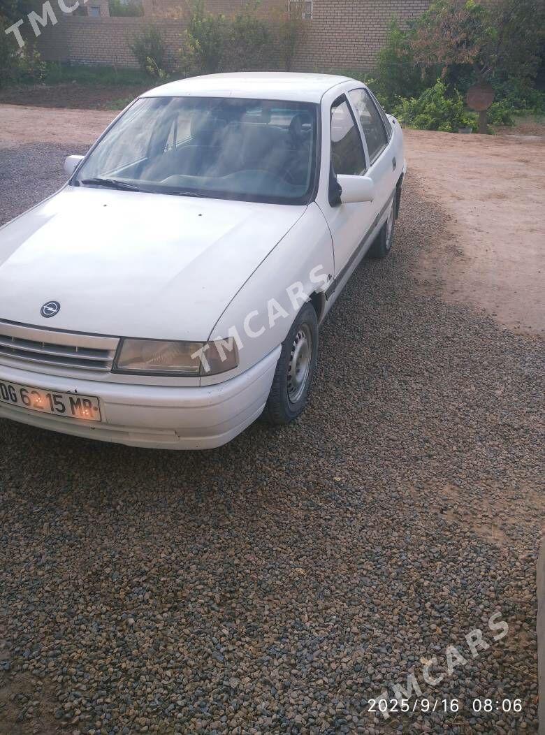Opel Vectra 1990 - 25 000 TMT - Мары - img 2
