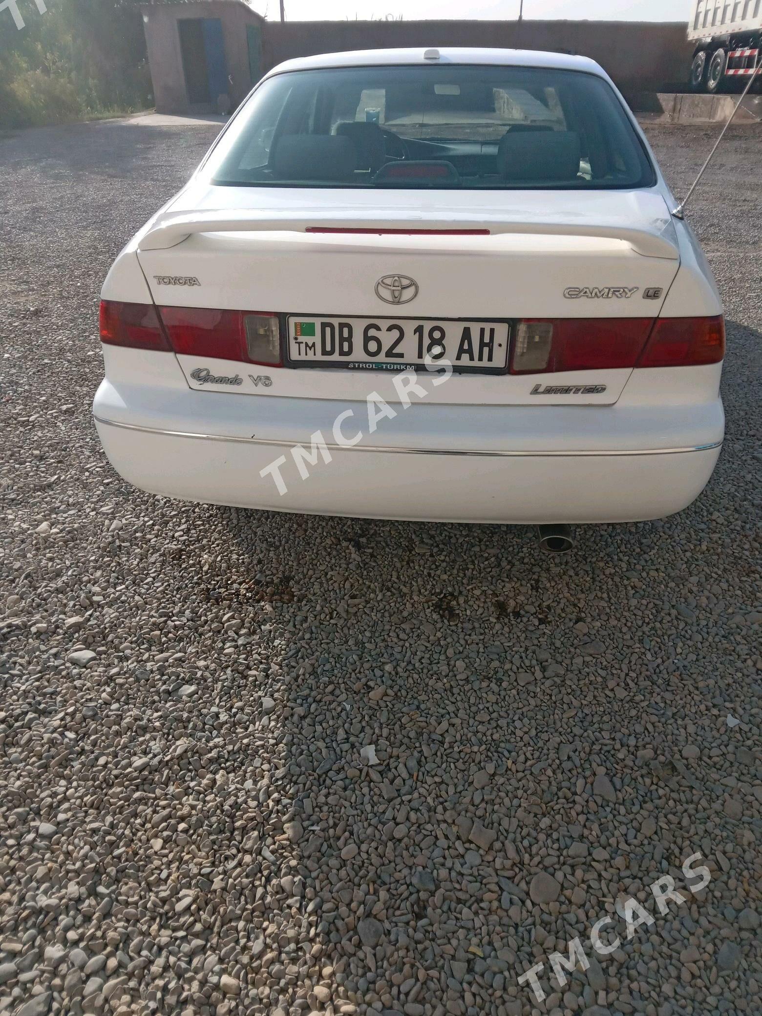 Toyota Camry 2000 - 115 000 TMT - Теджен - img 1