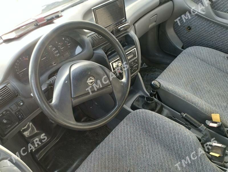 Opel Antara 1993 - 38 000 TMT - Теджен - img 4