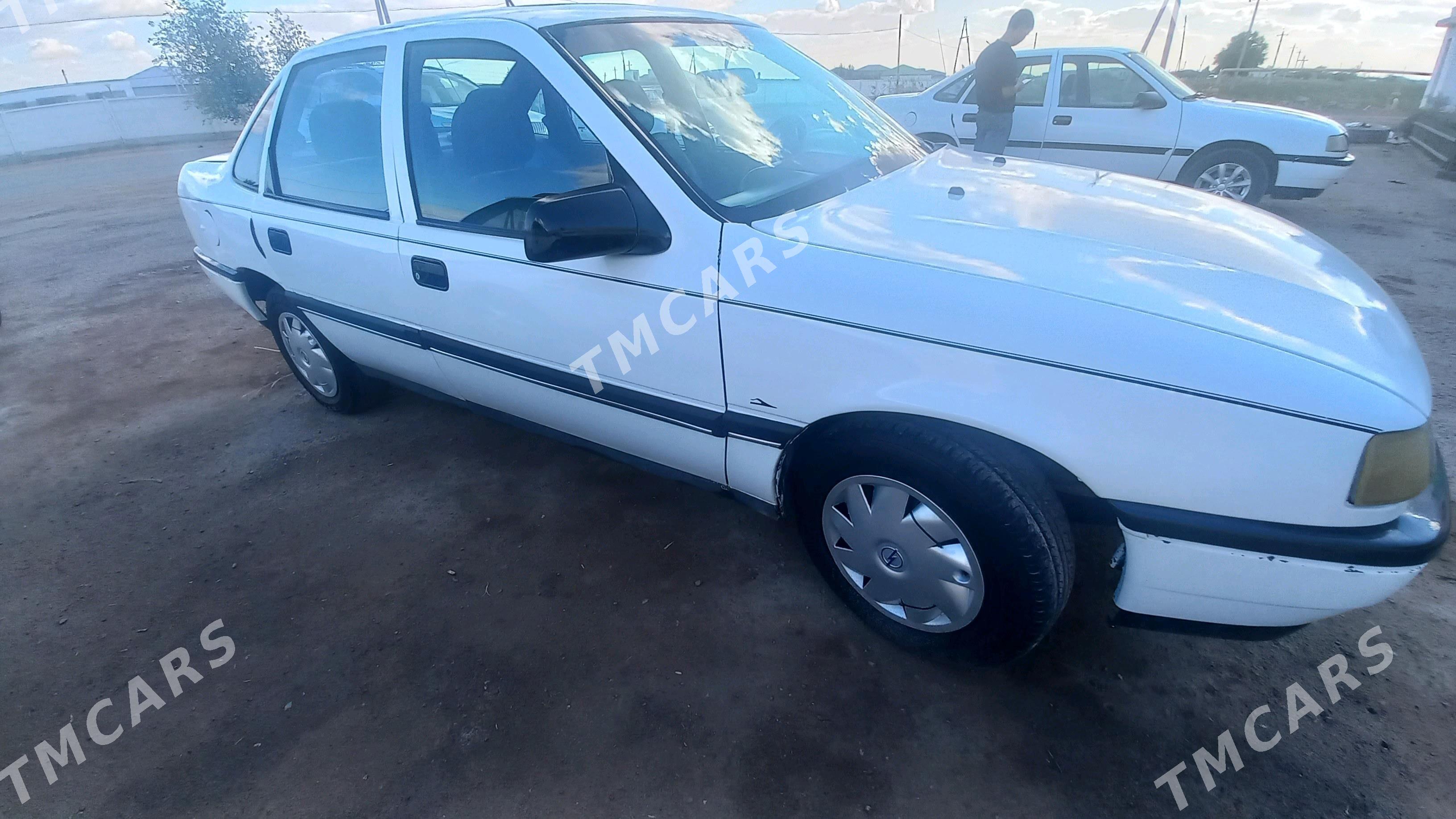 Opel Vectra 1989 - 30 000 TMT - Гороглы (Тагта) - img 3