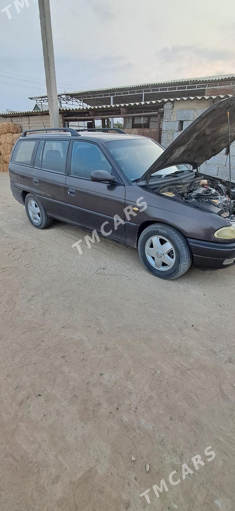 Opel Astra 1996 - 45 000 TMT - Этрек - img 5