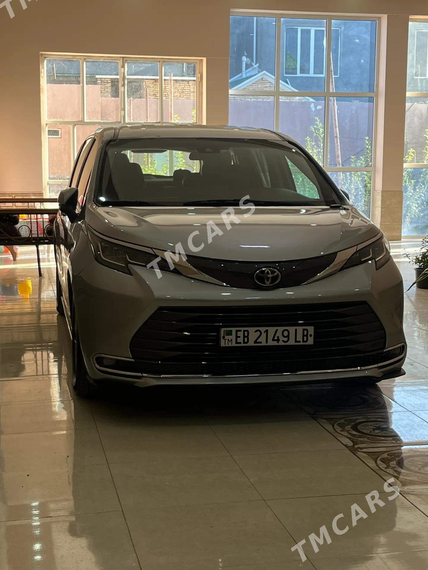 Toyota Sienna 2022 - 490 000 TMT - Туркменабат - img 5