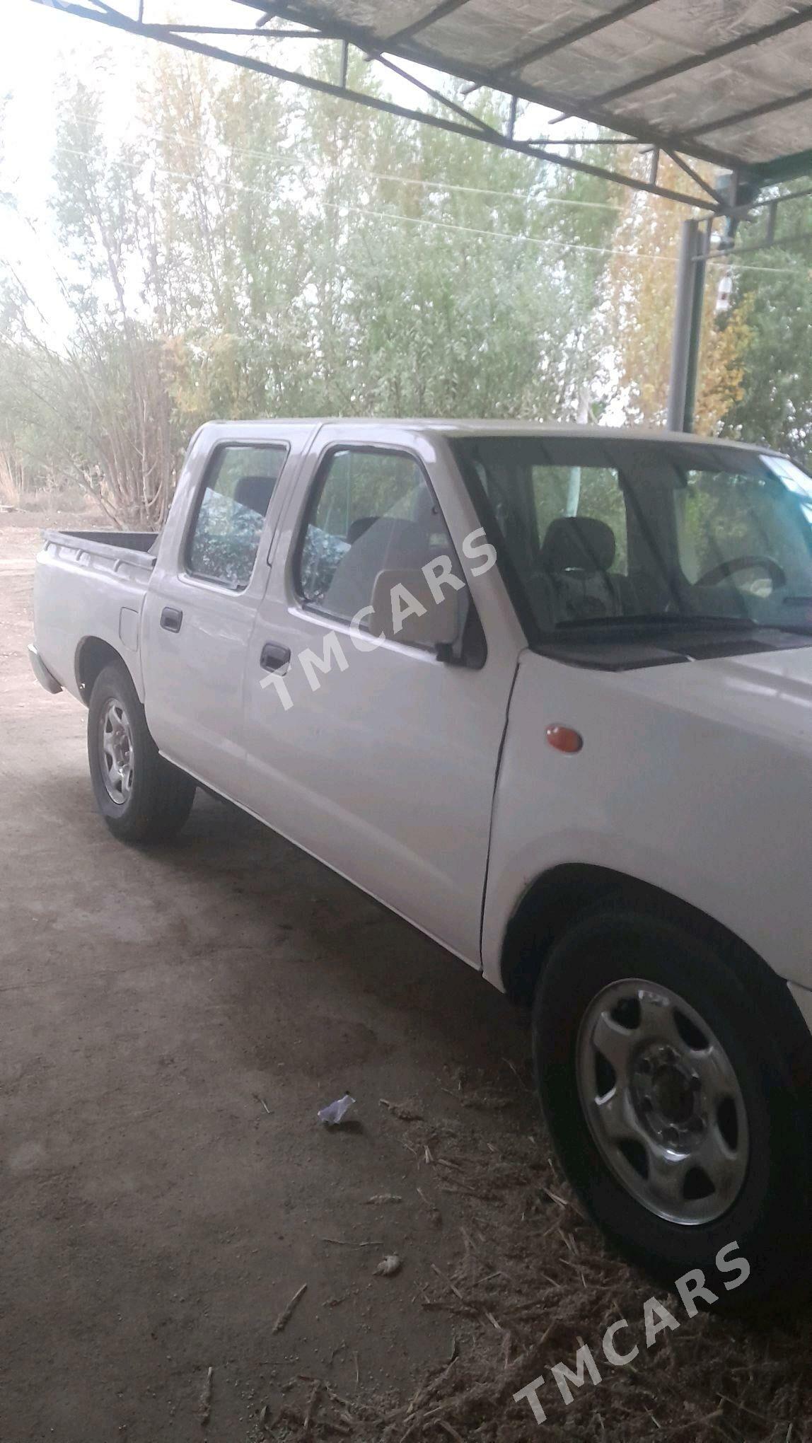 Nissan Navara 2010 - 130 000 TMT - Губадаг - img 3