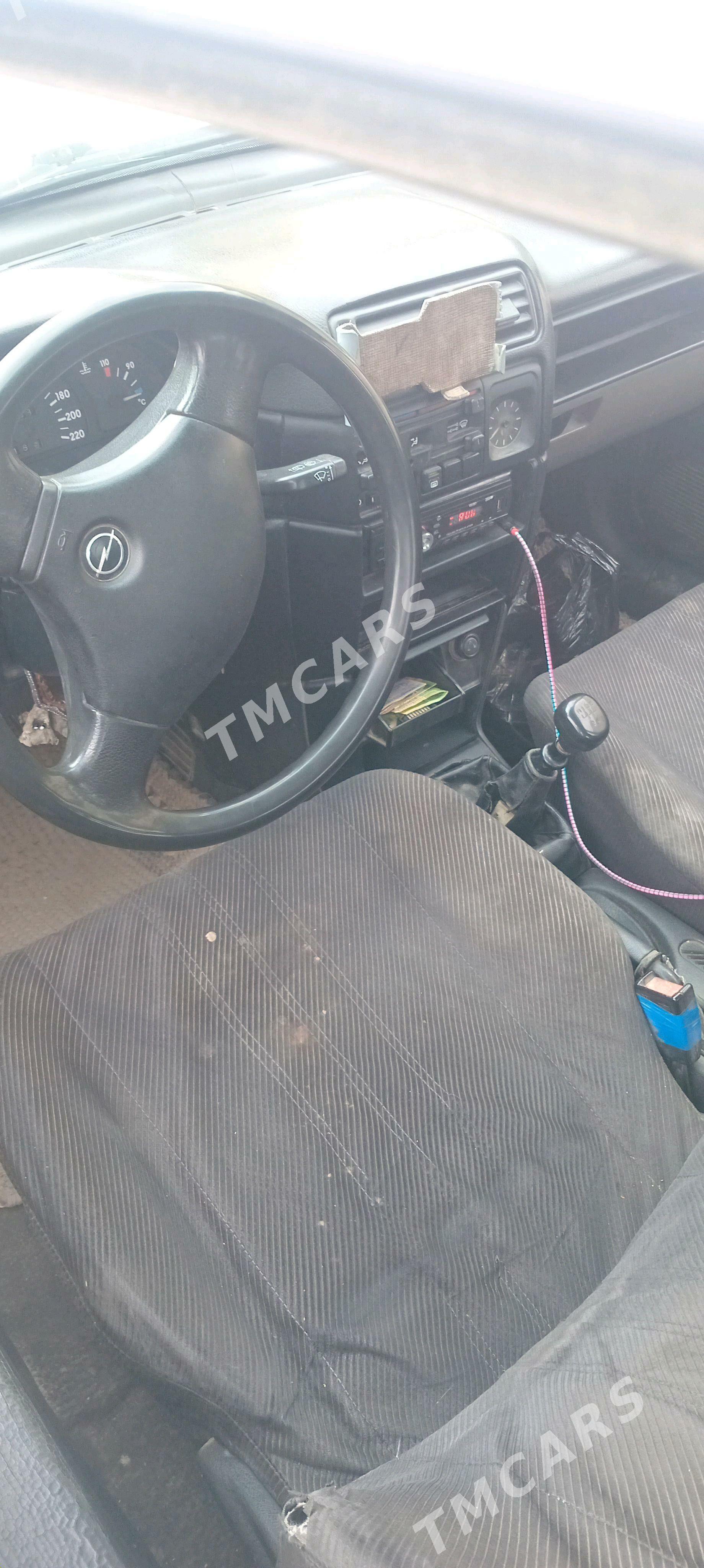 Opel Vectra 1991 - 25 000 TMT - Мургап - img 4