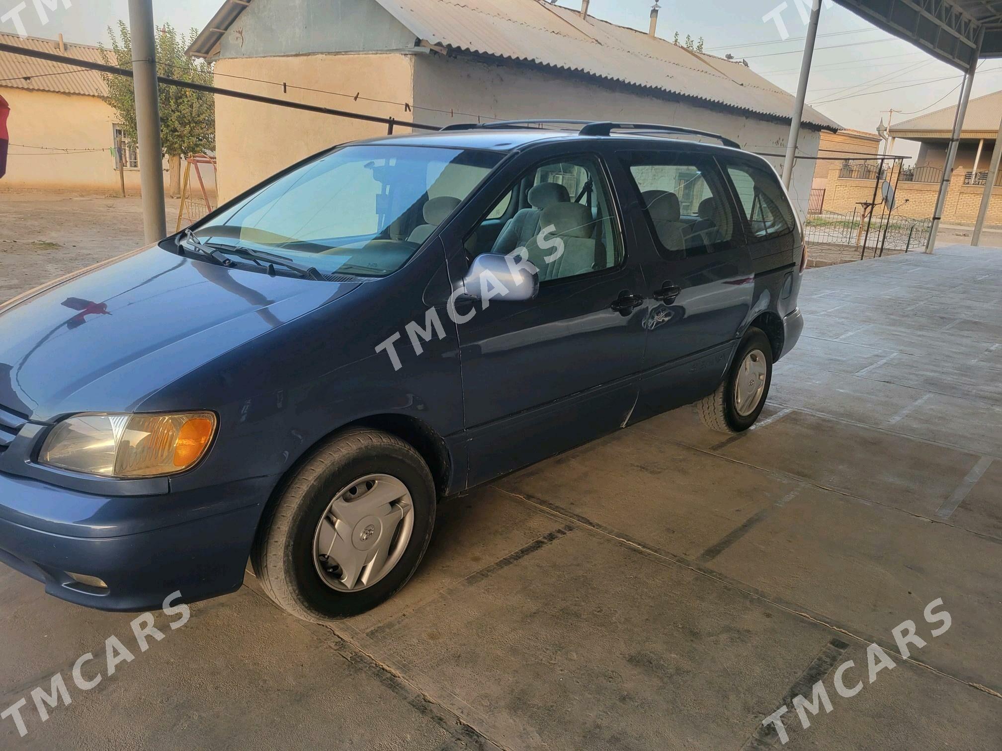 Toyota Sienna 2001 - 130 000 TMT - Мары - img 8