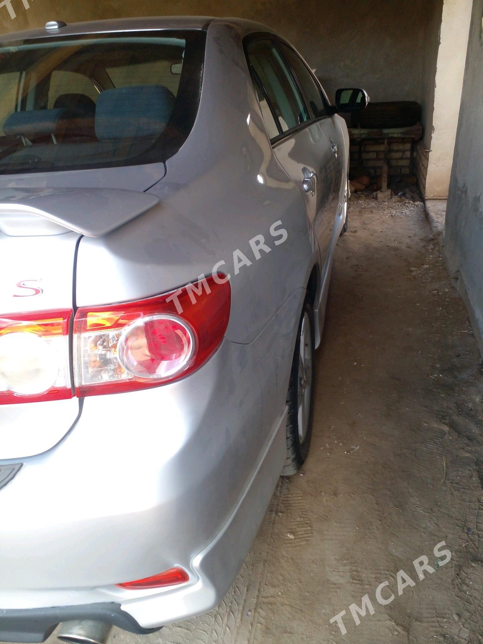 Toyota Corolla 2011 - 170 000 TMT - Дашогуз - img 3