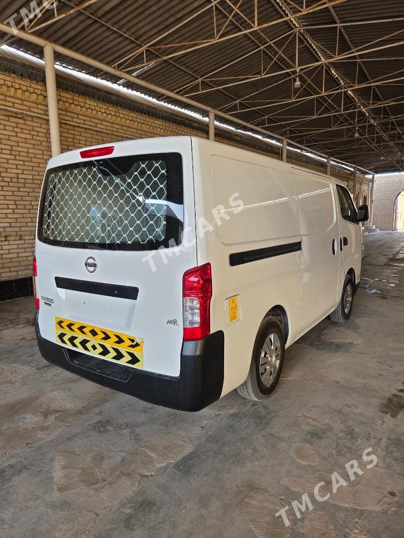 Nissan Urvan 2021 - 323 000 TMT - Mary - img 5