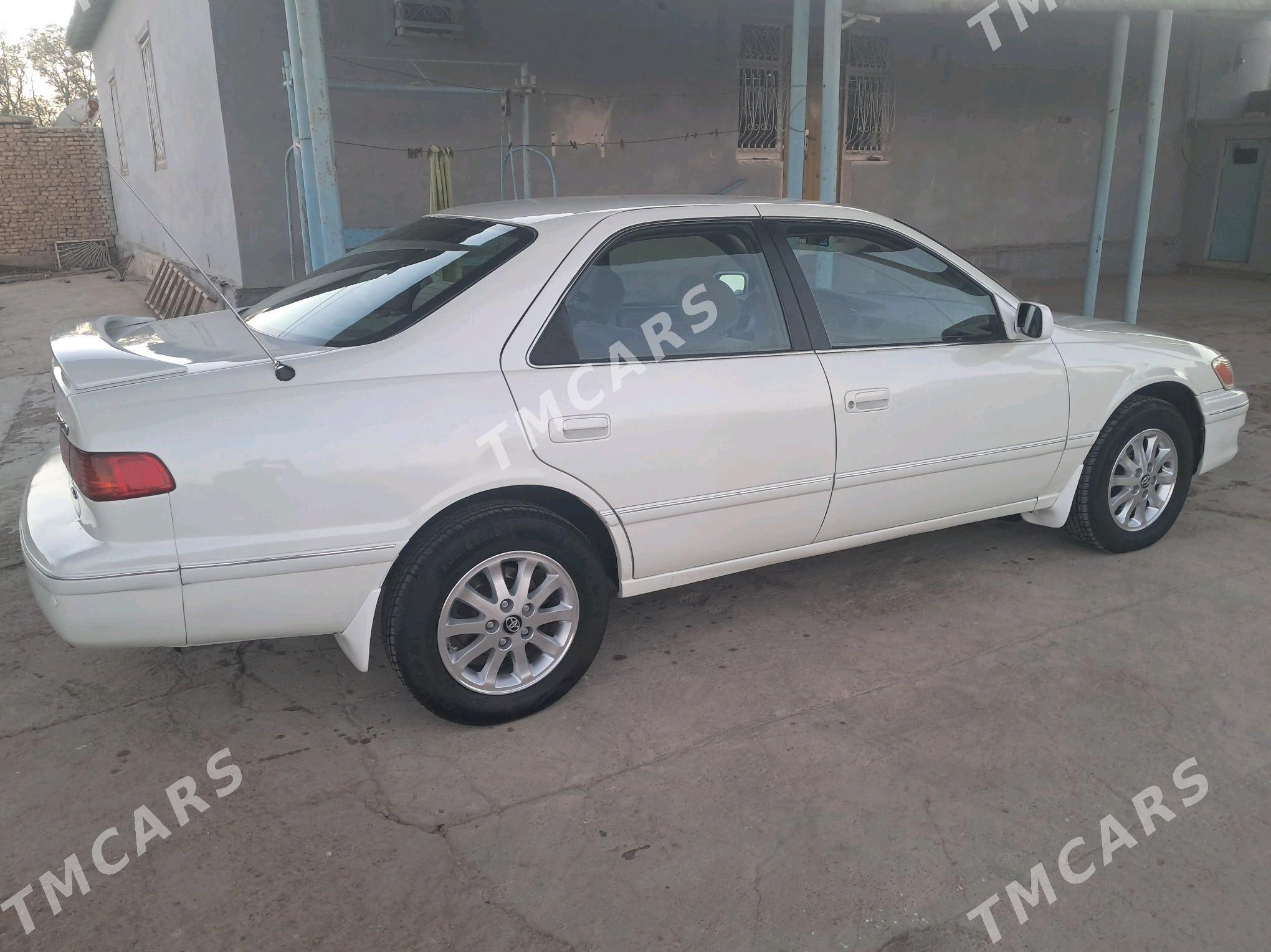 Toyota Camry 2000 - 145 000 TMT - Теджен - img 4