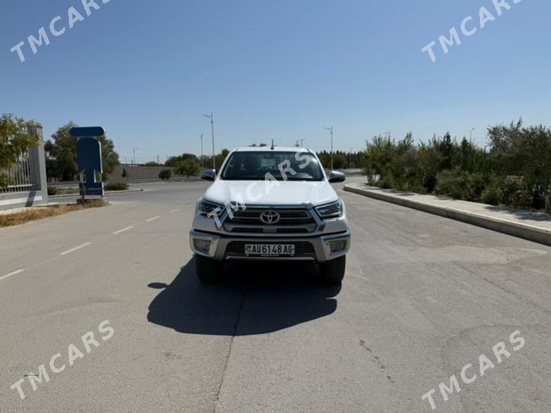 Toyota Hilux 2024 - 619 000 TMT - Ашхабад - img 3