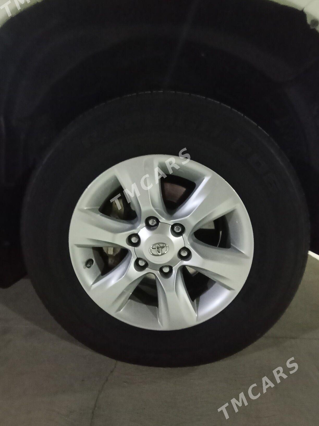 Toyota Land Cruiser Prado 2012 - 540 000 TMT - Мары - img 4