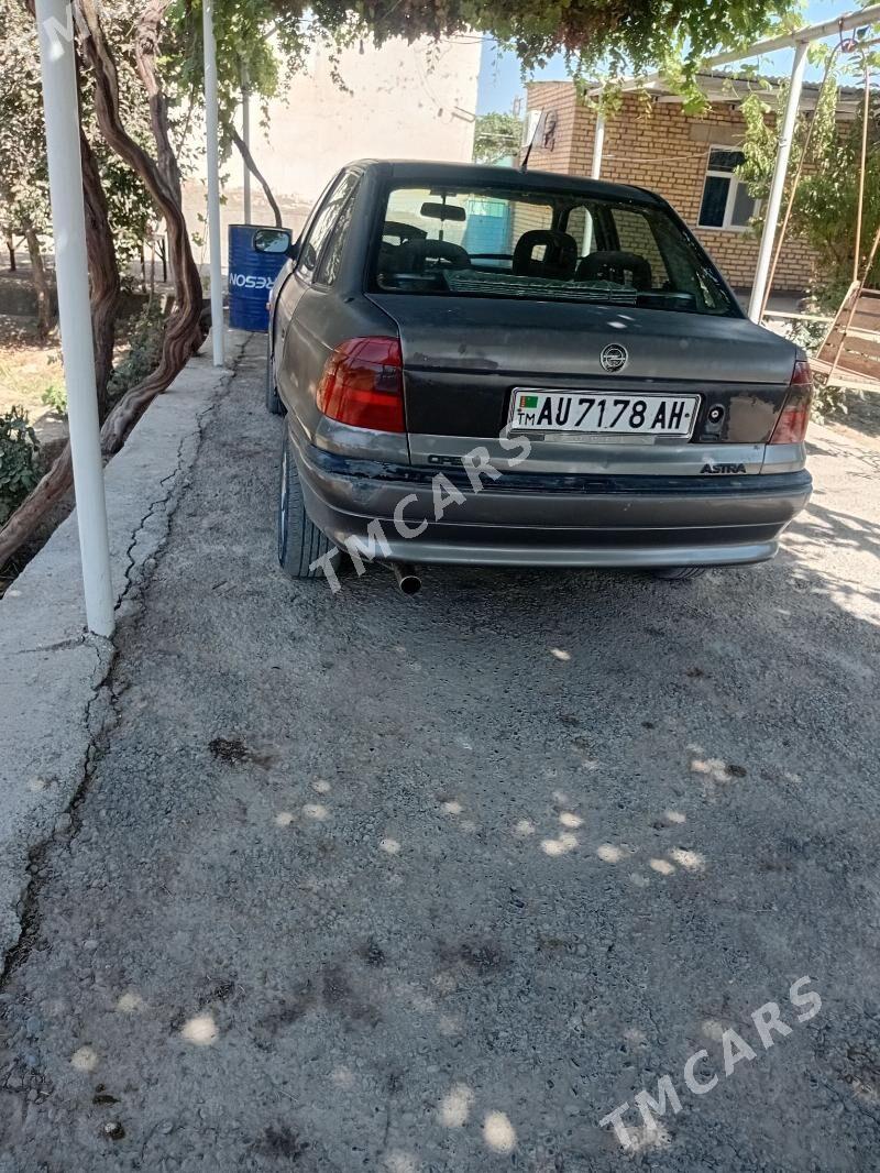 Opel Astra 1993 - 40 000 TMT - Кака - img 4
