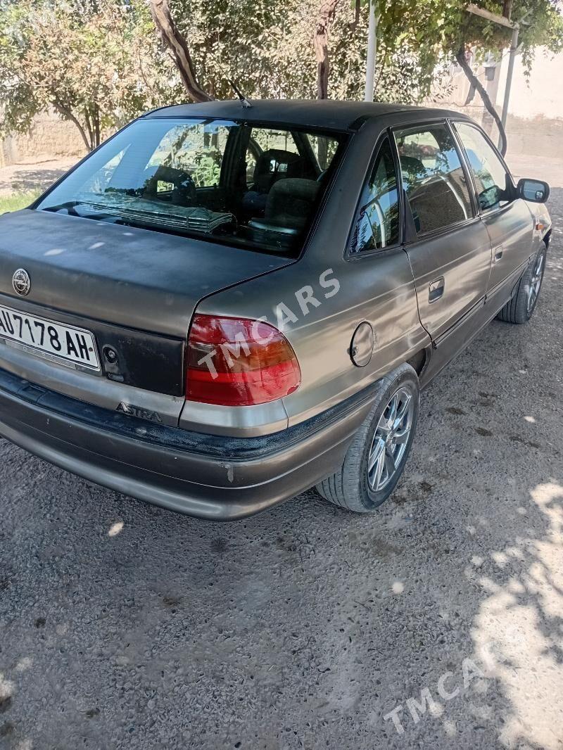 Opel Astra 1993 - 40 000 TMT - Кака - img 5