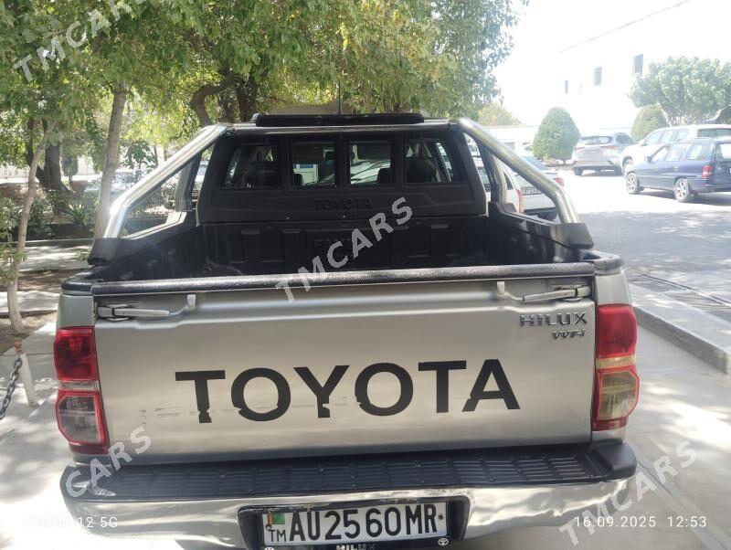 Toyota Hilux 2012 - 280 000 TMT - Мары - img 5