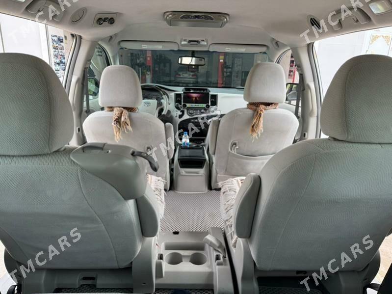 Toyota Sienna 2011 - 300 000 TMT - Туркменбаши - img 5