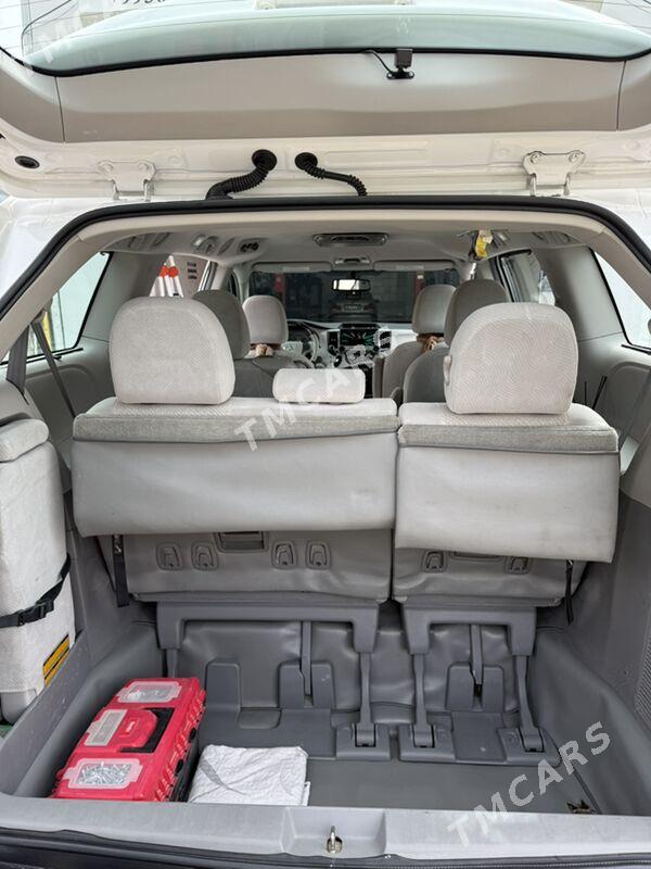 Toyota Sienna 2011 - 300 000 TMT - Туркменбаши - img 3