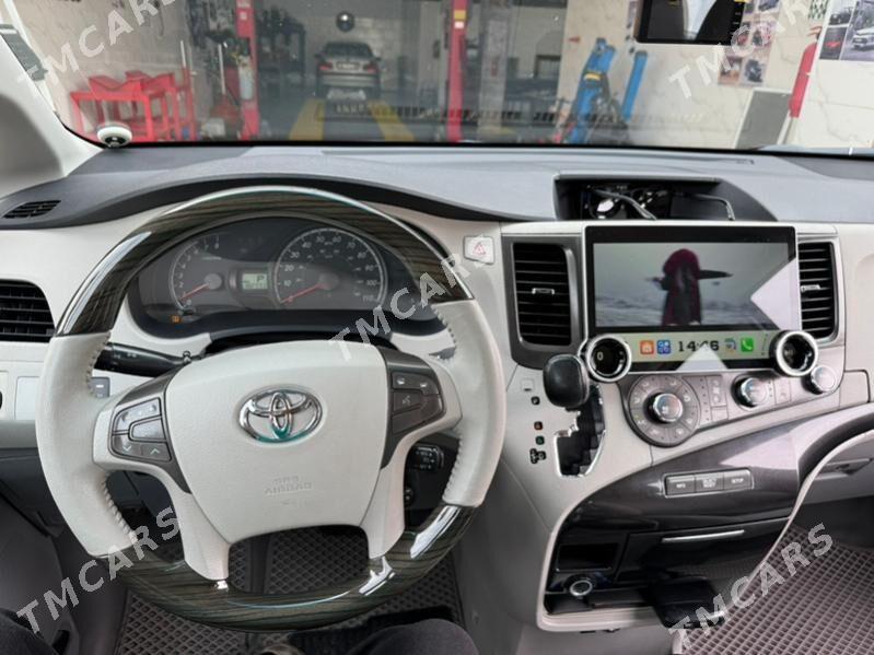 Toyota Sienna 2011 - 300 000 TMT - Туркменбаши - img 9