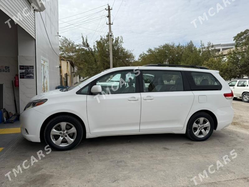 Toyota Sienna 2011 - 300 000 TMT - Туркменбаши - img 6