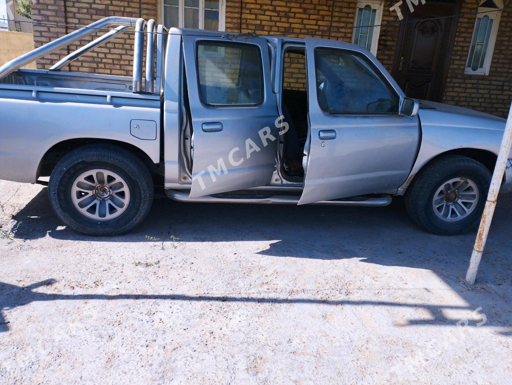 Nissan Navara 2002 - 60 000 TMT - Sakarçäge - img 3