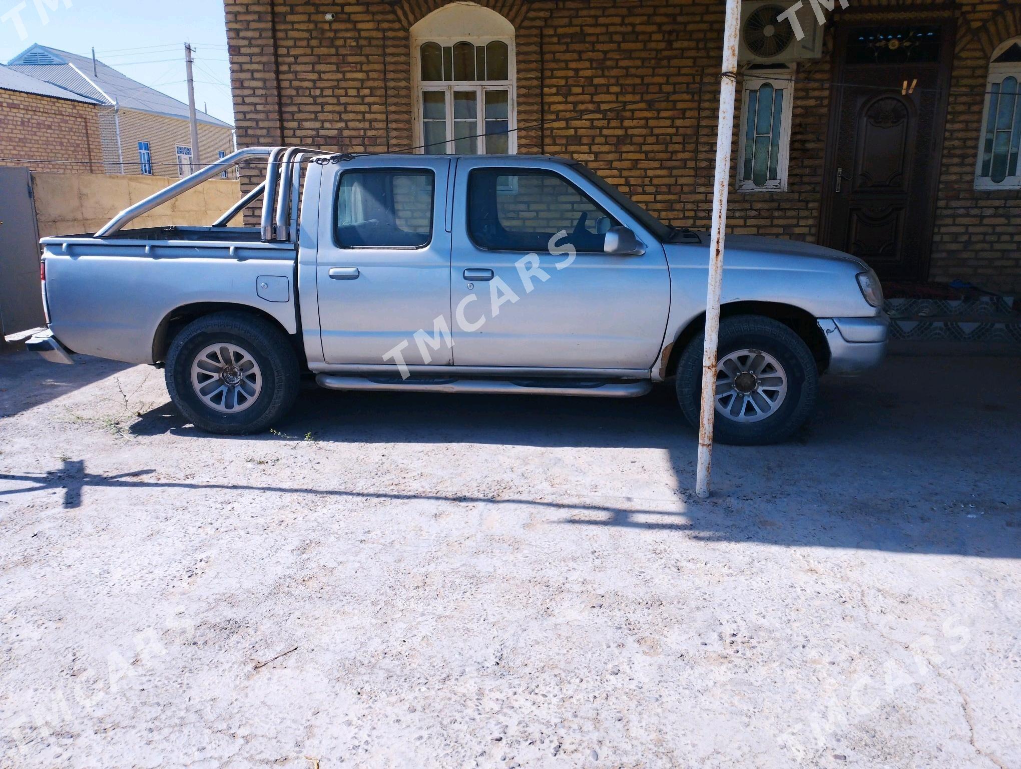 Nissan Navara 2002 - 60 000 TMT - Sakarçäge - img 5