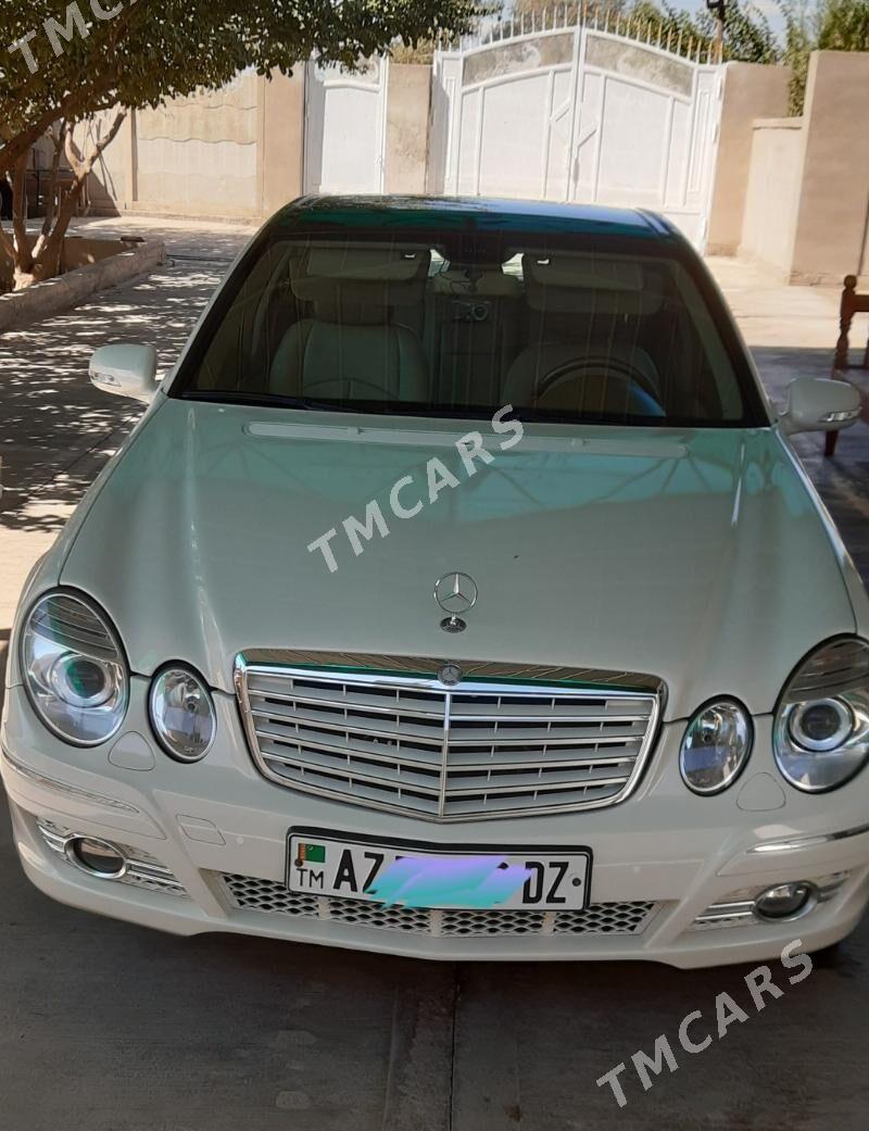 Mercedes-Benz E350 2009 - 200 000 TMT - Гурбансолтан Едже - img 5