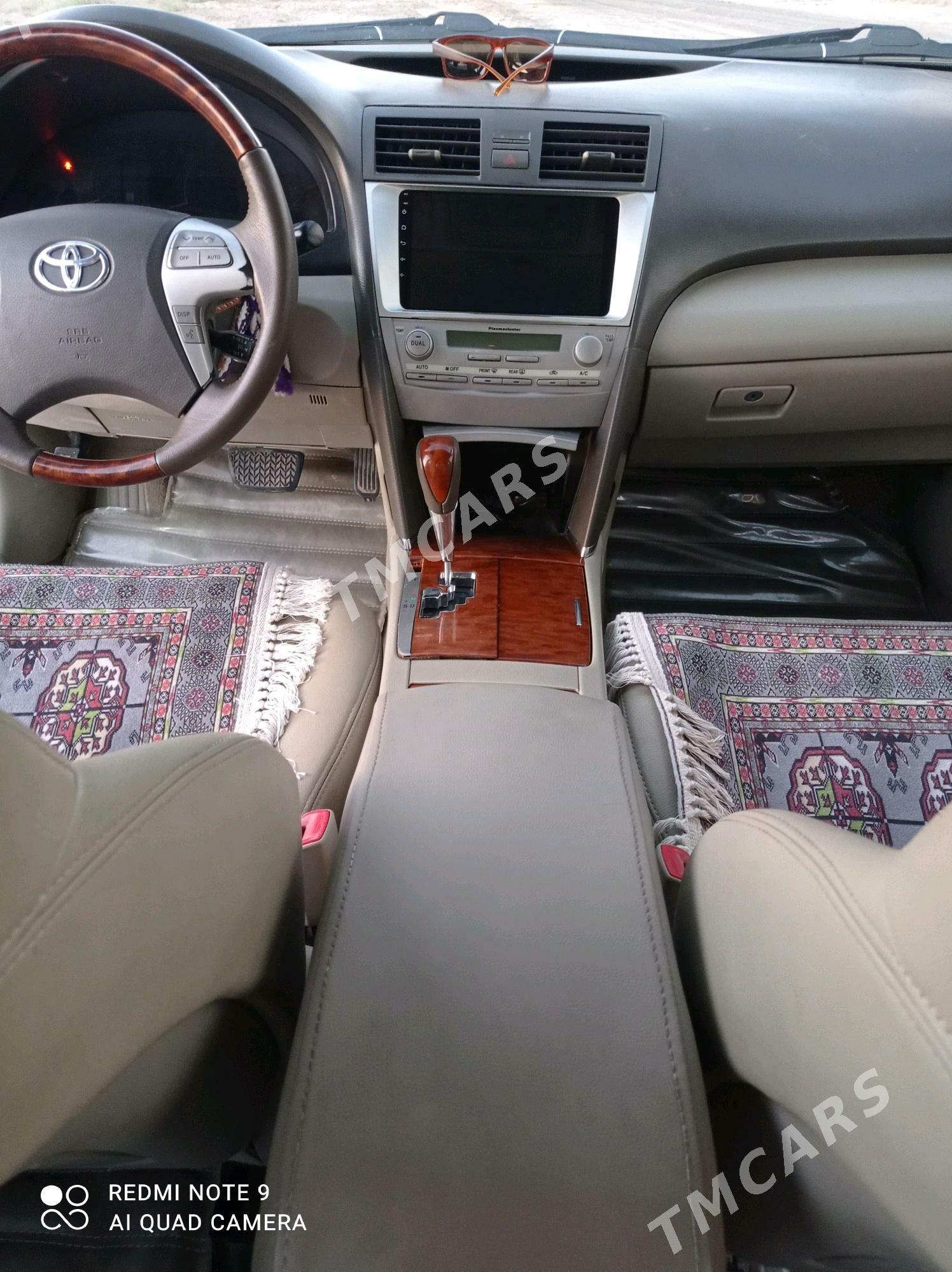 Toyota Camry 2010 - 208 000 TMT - Койтендаг - img 2