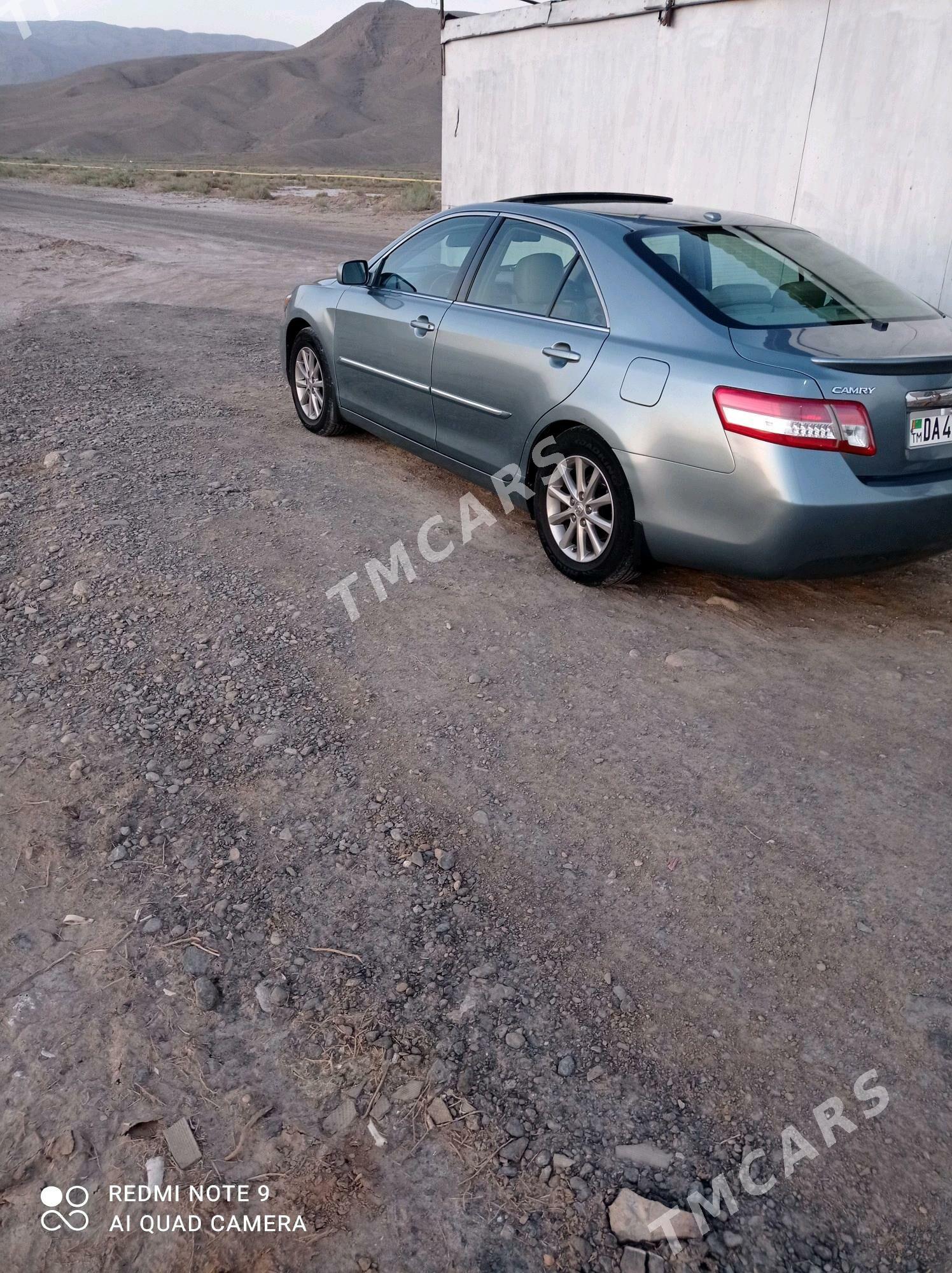 Toyota Camry 2010 - 208 000 TMT - Койтендаг - img 3