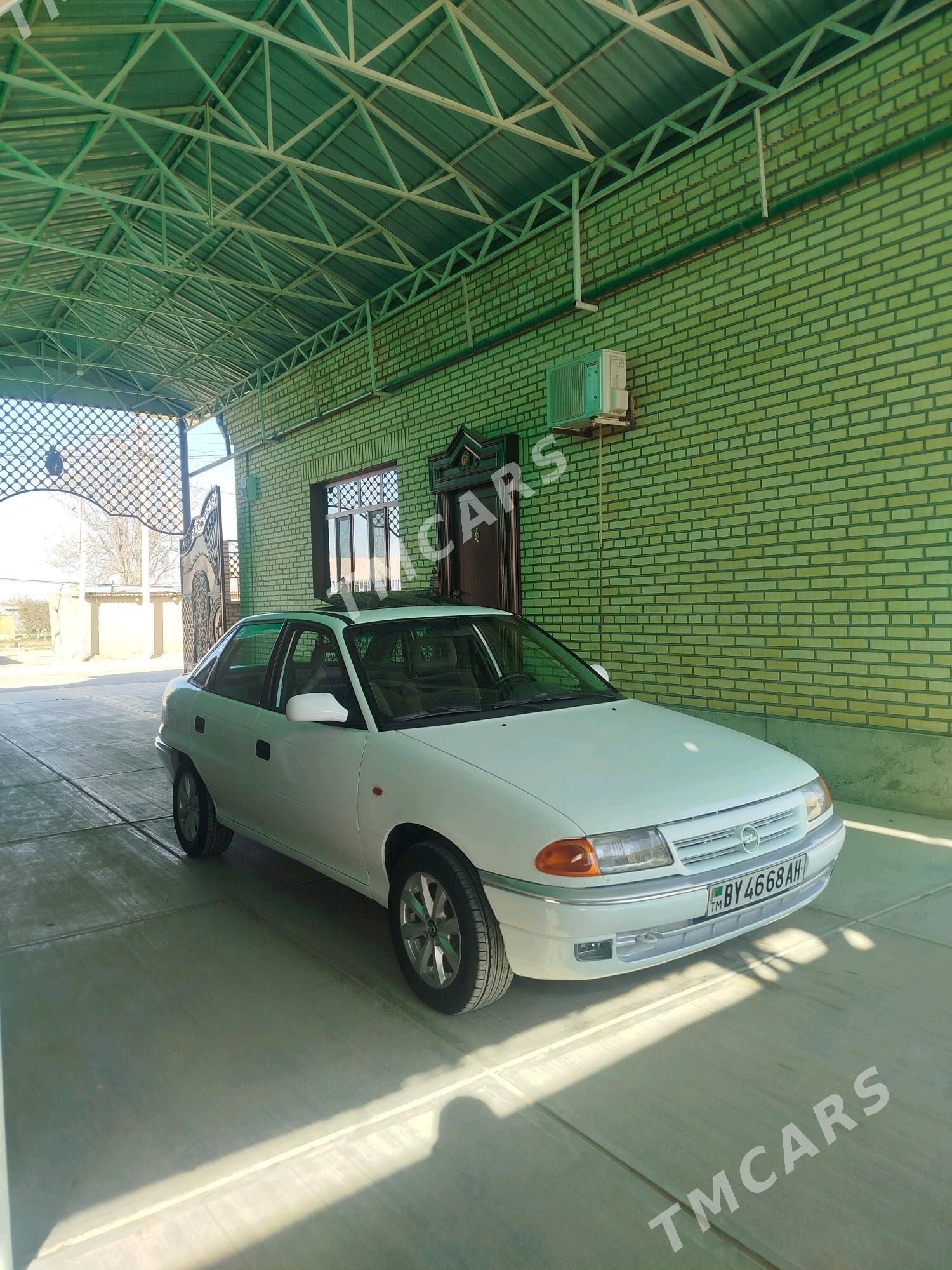 Opel Astra 1993 - 48 000 TMT - Бахарден - img 3