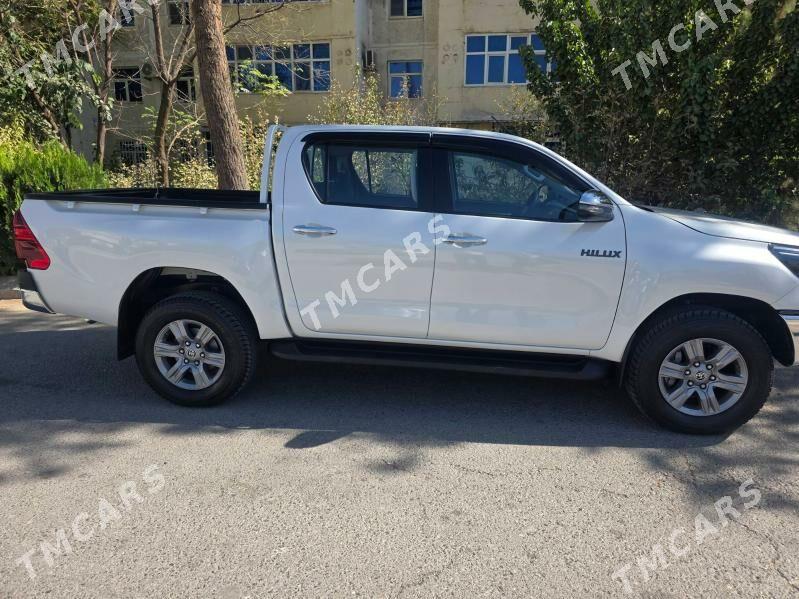 Toyota Hilux 2025 - 650 000 TMT - Ашхабад - img 9