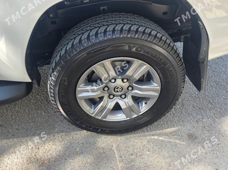 Toyota Hilux 2025 - 650 000 TMT - Ашхабад - img 10