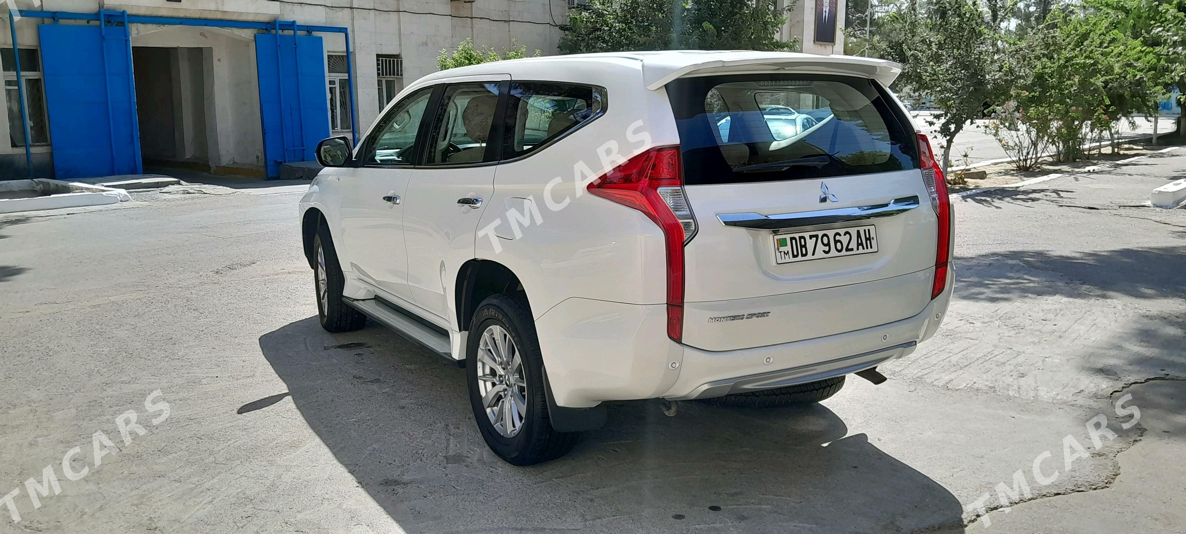 Mitsubishi Montero Sport 2019 - 365 000 TMT - Bäherden - img 5