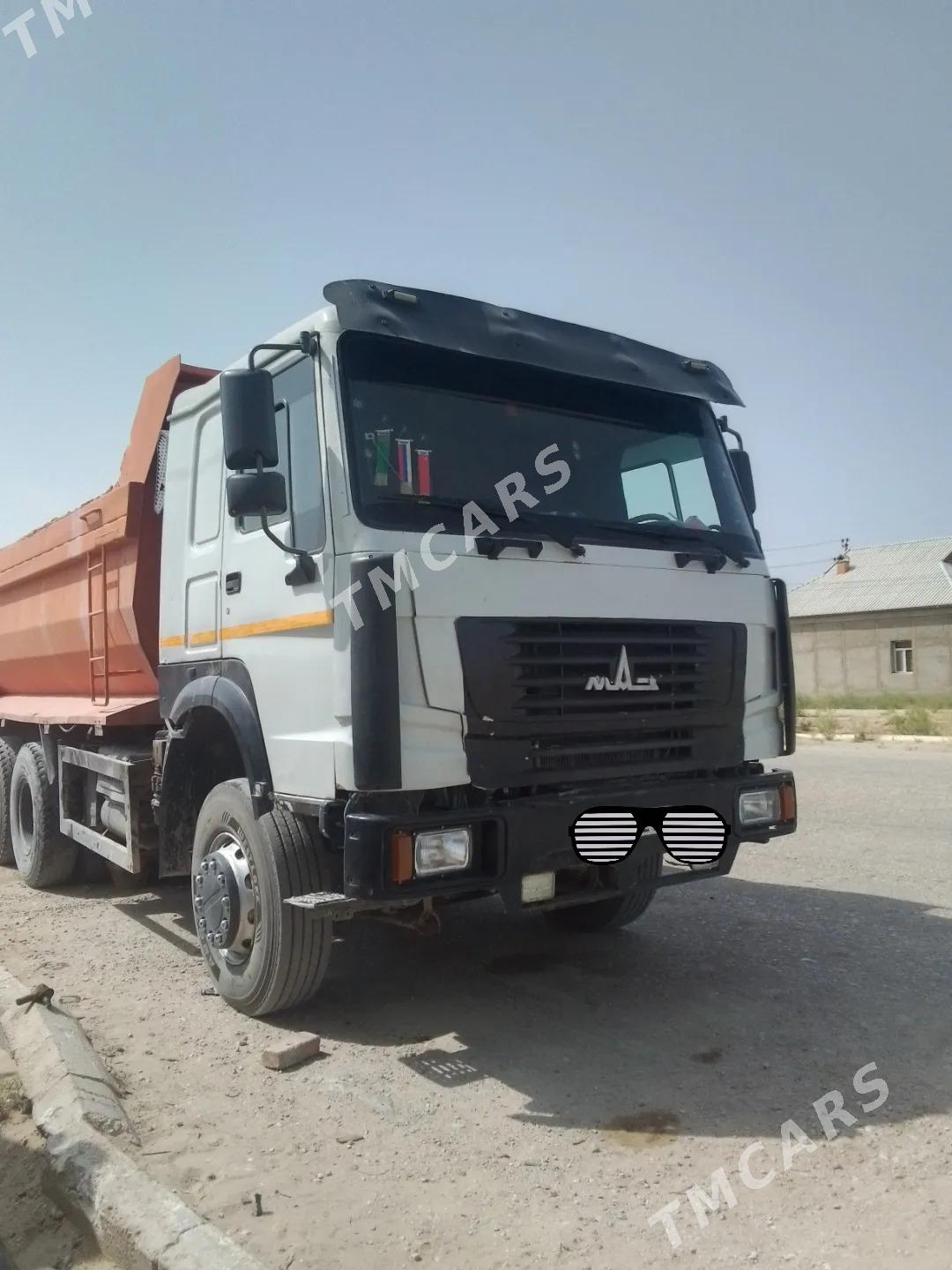 Howo Sinotruk 2010 - 300 000 TMT - Балканабат - img 2