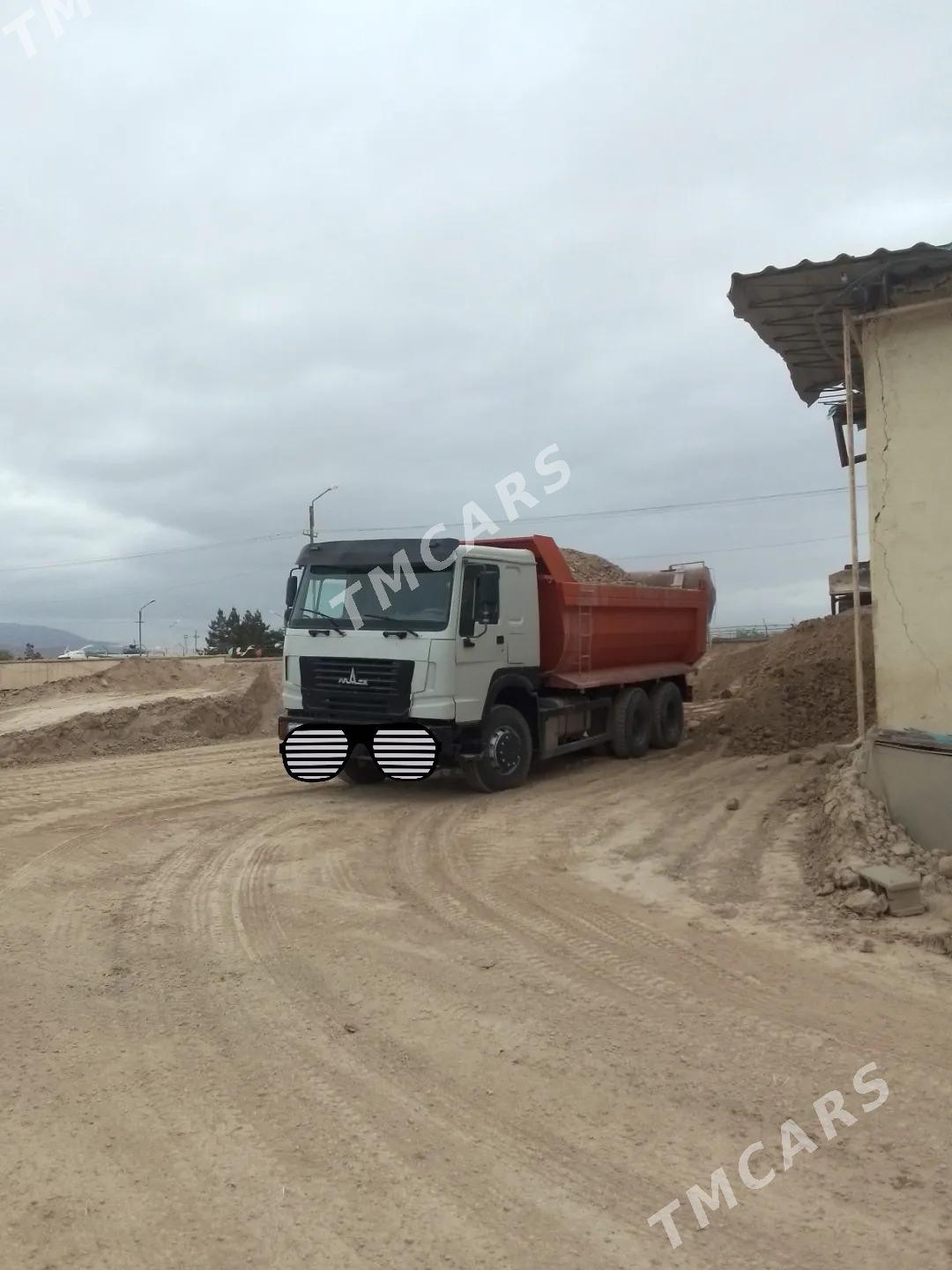 Howo Sinotruk 2010 - 300 000 TMT - Балканабат - img 3