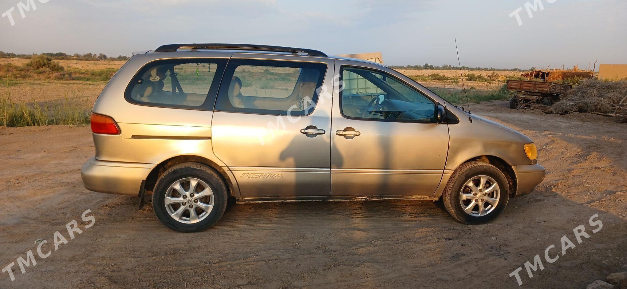 Toyota Sienna 2000 - 150 000 TMT - Görogly (Tagta) - img 2