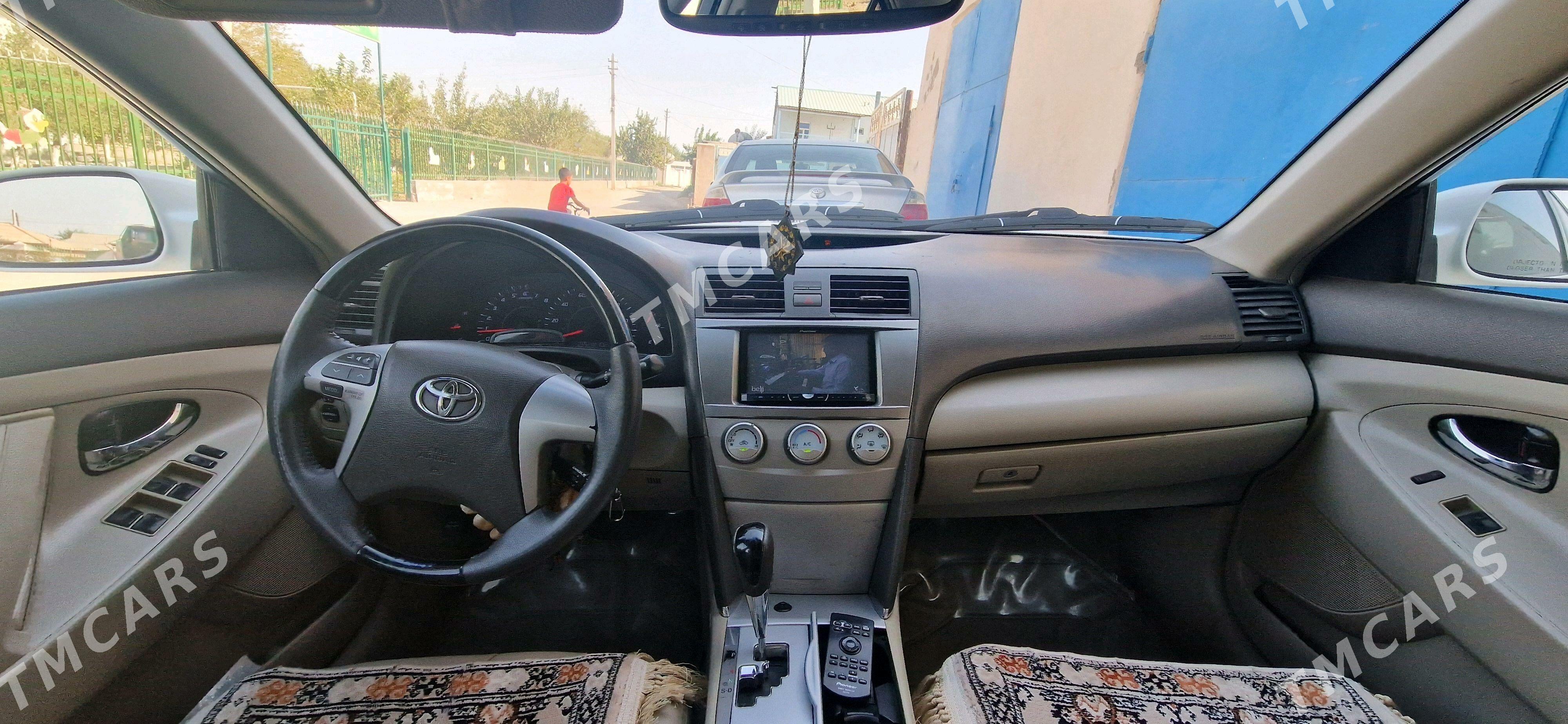 Toyota Camry 2010 - 188 000 TMT - Теджен - img 6