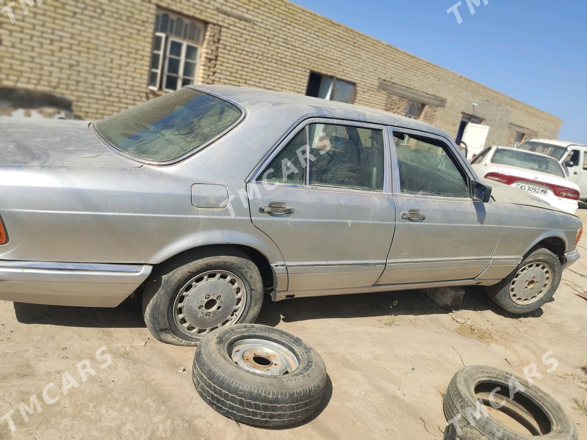 Mercedes-Benz 300CE 1980 - 6 000 TMT - Байрамали - img 4