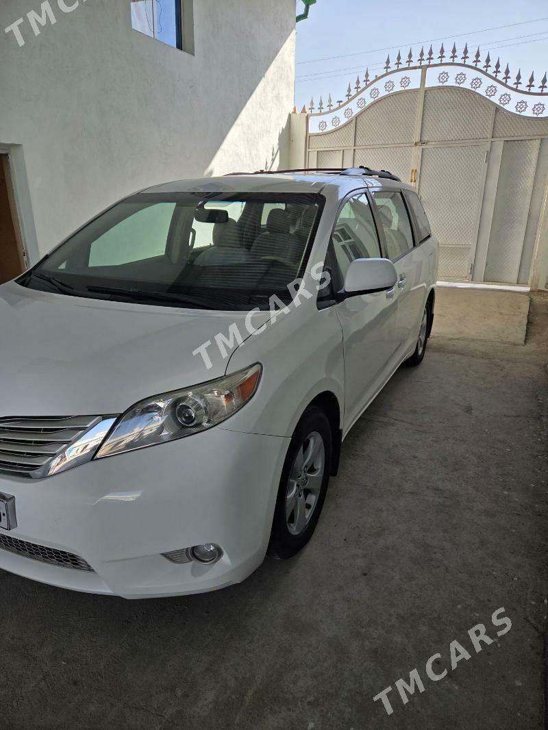 Toyota Sienna 2012 - 290 000 TMT - Büzmeýin - img 3